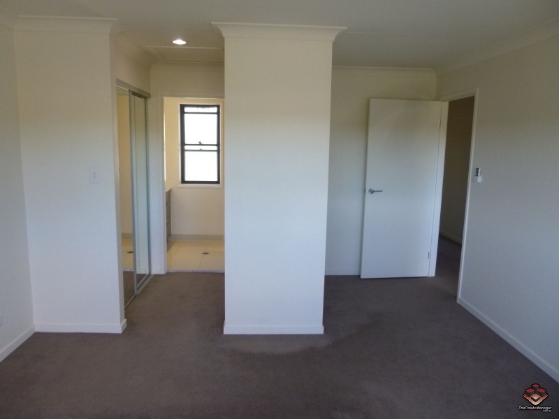 2 Bourton Road, Merrimac QLD 4226