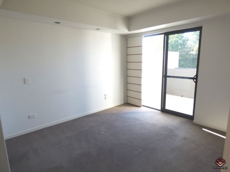 16 Surbiton Court, Carindale QLD 4152