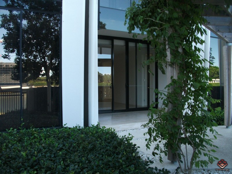 1 Marina Drive, Benowa QLD 4217