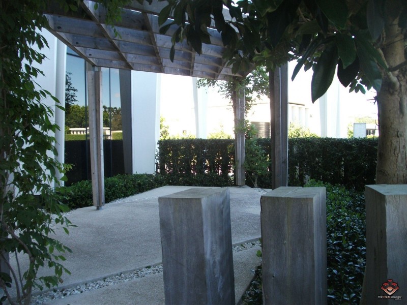 1 Marina Drive, Benowa QLD 4217