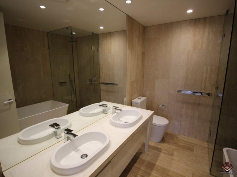 1 Marina Drive, Benowa QLD 4217