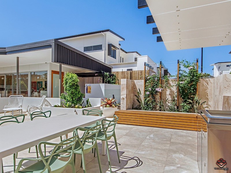 8 Russell Street, Everton Park QLD 4053