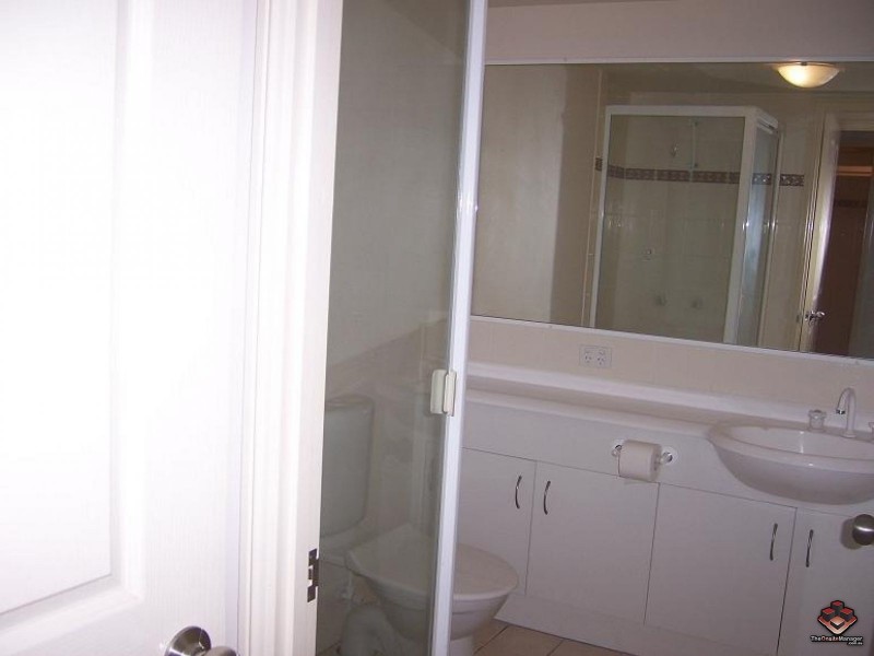 3-5 Norman Street, Southport QLD 4215