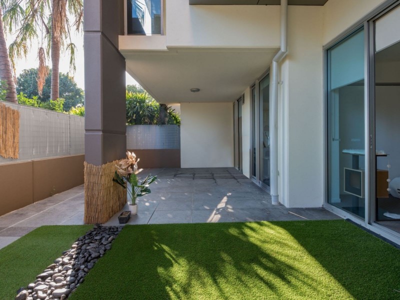 53 Darrambal Street, Surfers Paradise QLD 4217
