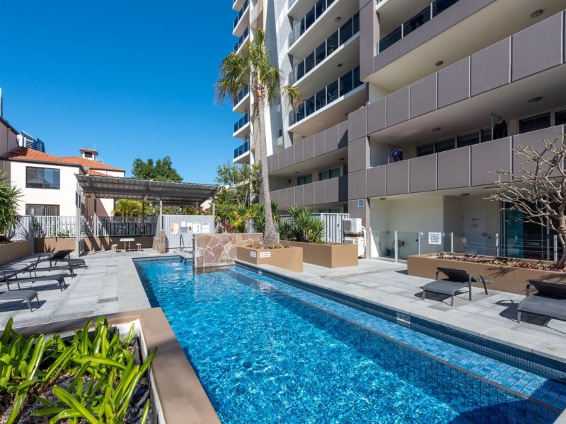 53 Darrambal Street, Surfers Paradise QLD 4217