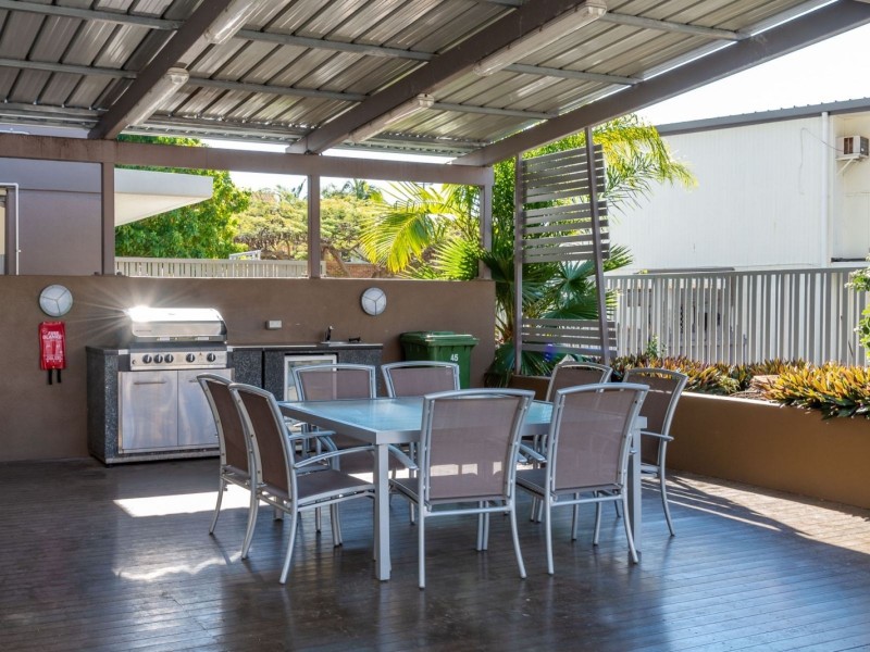 53 Darrambal Street, Surfers Paradise QLD 4217