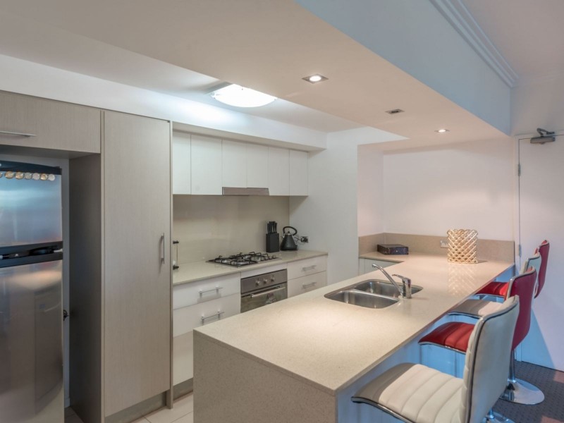 53 Darrambal Street, Surfers Paradise QLD 4217