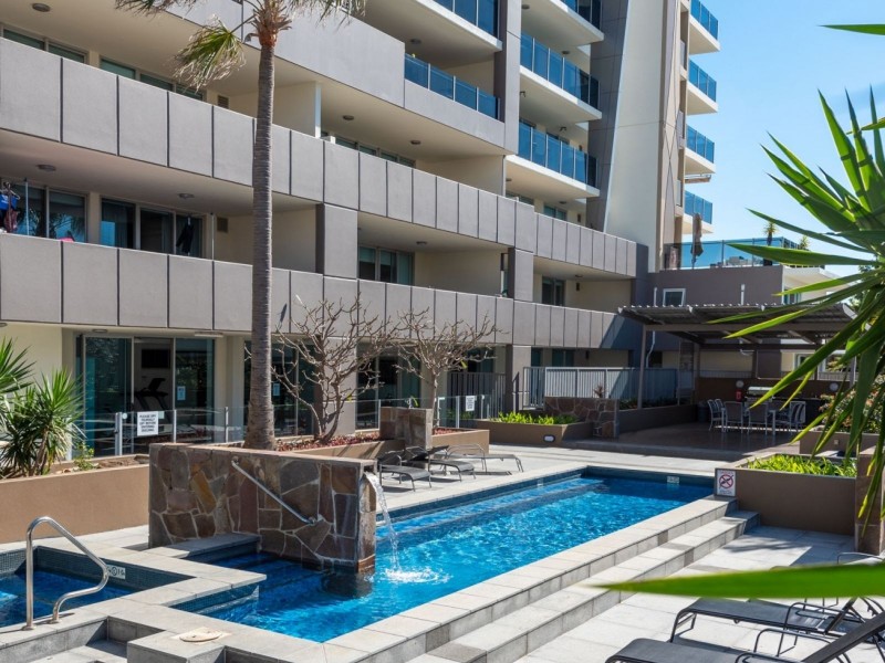 53 Darrambal Street, Surfers Paradise QLD 4217