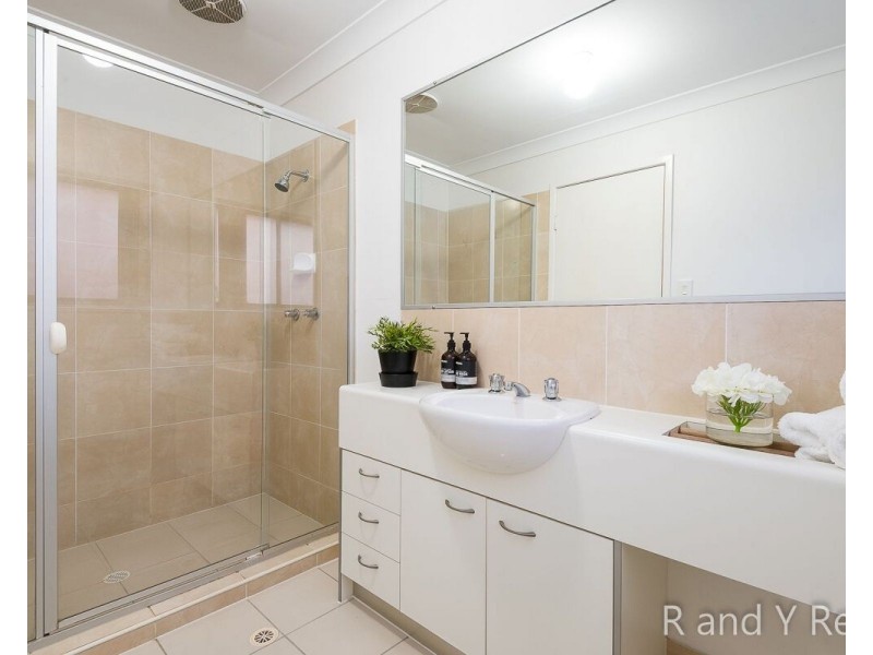 28 Earnshaw Street, Calamvale QLD 4116