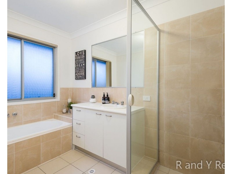 28 Earnshaw Street, Calamvale QLD 4116