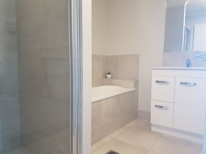 1/8 Lachlan Court, Kawungan QLD 4655