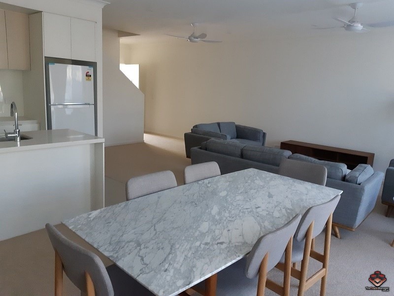 3031 The Boulevard, Carrara QLD 4211