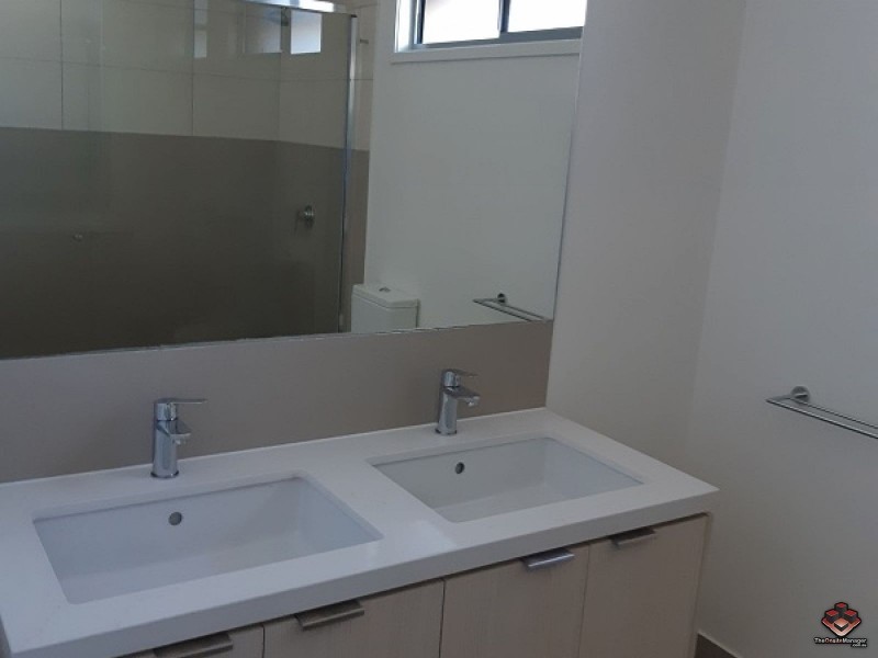 3031 The Boulevard, Carrara QLD 4211