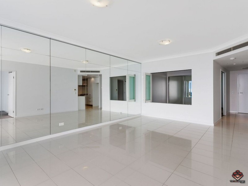 430 Marine Parade, Biggera Waters QLD 4216