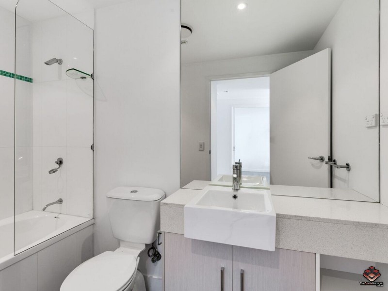 430 Marine Parade, Biggera Waters QLD 4216