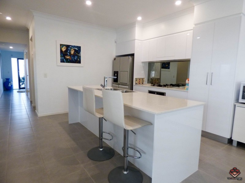 16 Surbiton Court, Carindale QLD 4152