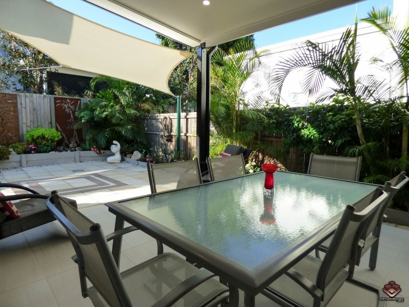 16 Surbiton Court, Carindale QLD 4152