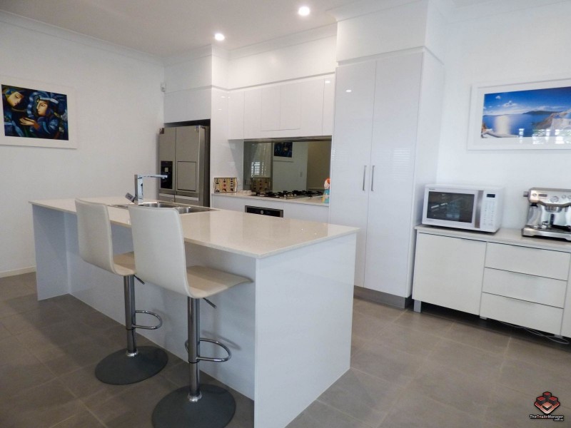 16 Surbiton Court, Carindale QLD 4152