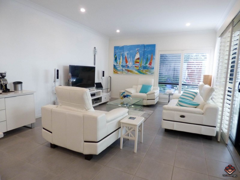 16 Surbiton Court, Carindale QLD 4152