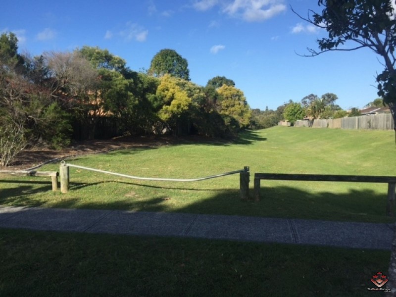 75 Brown Street, Labrador QLD 4215