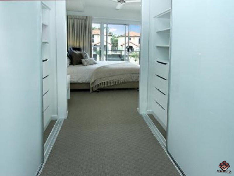 2 Laurence Street, St Lucia QLD 4067