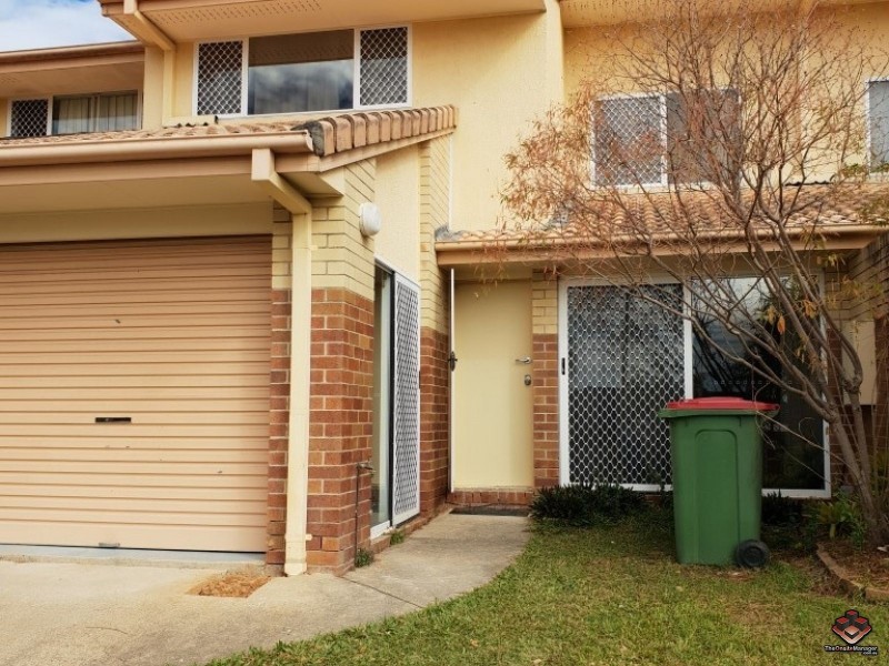 5 Greenlands Drive, Varsity Lakes QLD 4227
