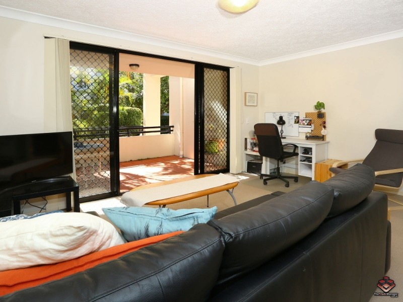 38 Labrador Street, Labrador QLD 4215