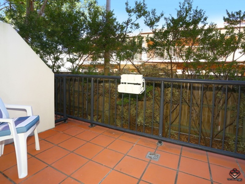 38 Labrador Street, Labrador QLD 4215