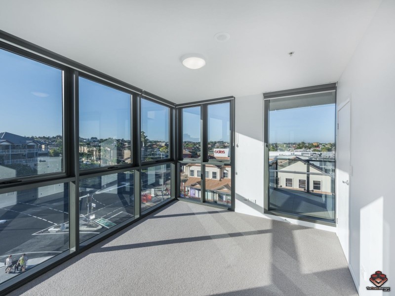 30708/300 Old Cleveland Road, Coorparoo QLD 4151