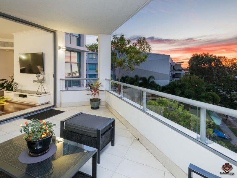 113/28 Bayview Street, Runaway Bay QLD 4216