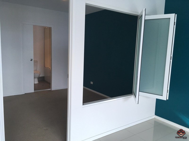 2 East Quay Drive, Biggera Waters QLD 4216