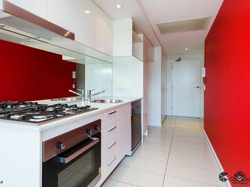 2 East Quay Drive, Biggera Waters QLD 4216