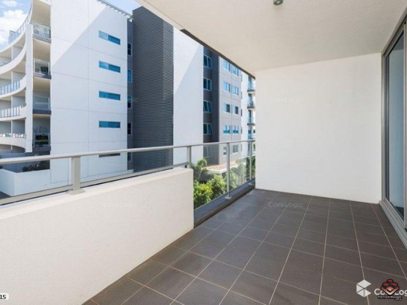 2 East Quay Drive, Biggera Waters QLD 4216