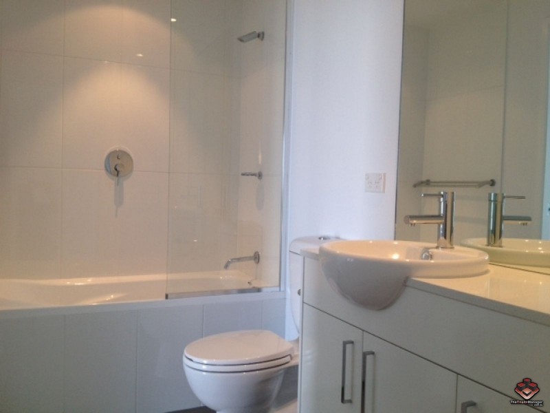 2 East Quay Drive, Biggera Waters QLD 4216