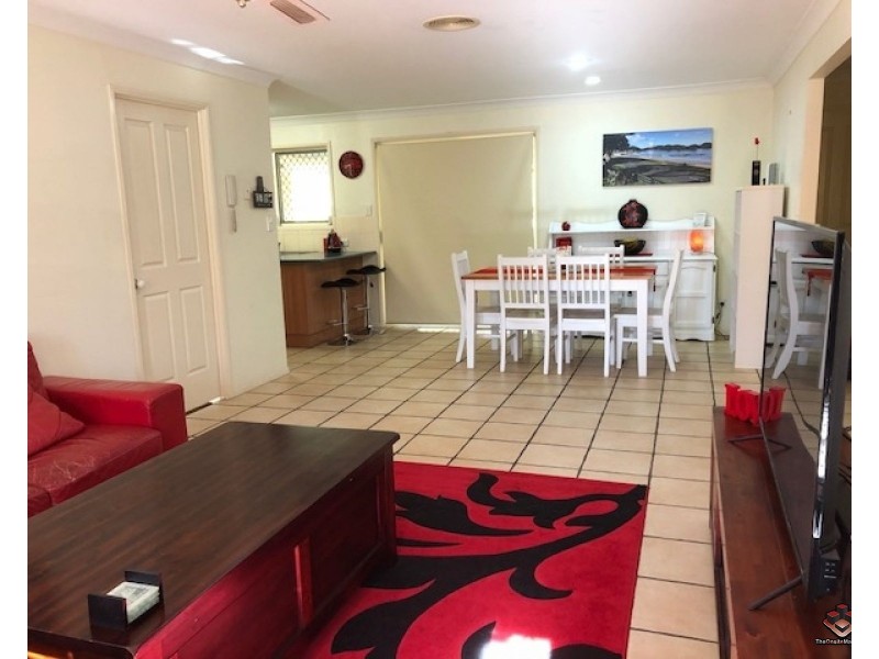 25 Hogan Place, Seventeen Mile Rocks QLD 4073