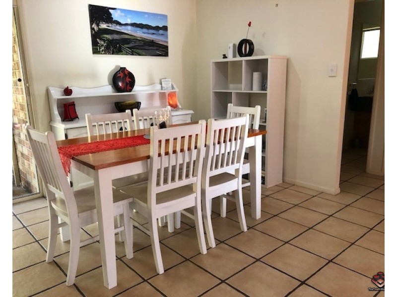 25 Hogan Place, Seventeen Mile Rocks QLD 4073