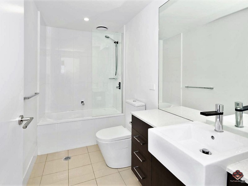 25-31 East Quay Drive, Biggera Waters QLD 4216