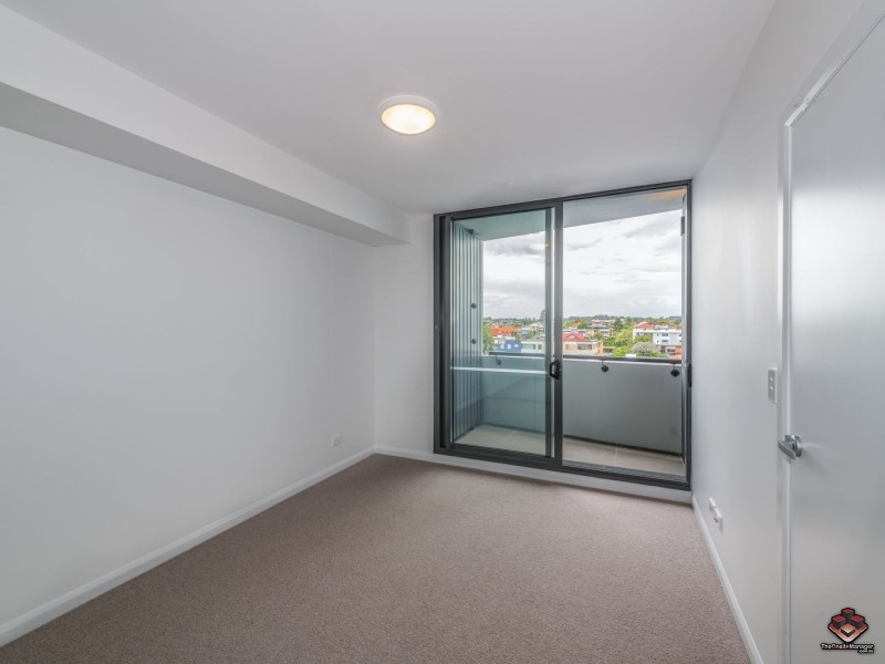 11210/300 Old Cleveland Road, Coorparoo QLD 4151