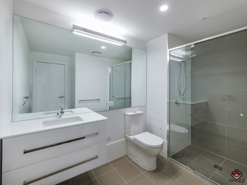 11210/300 Old Cleveland Road, Coorparoo QLD 4151