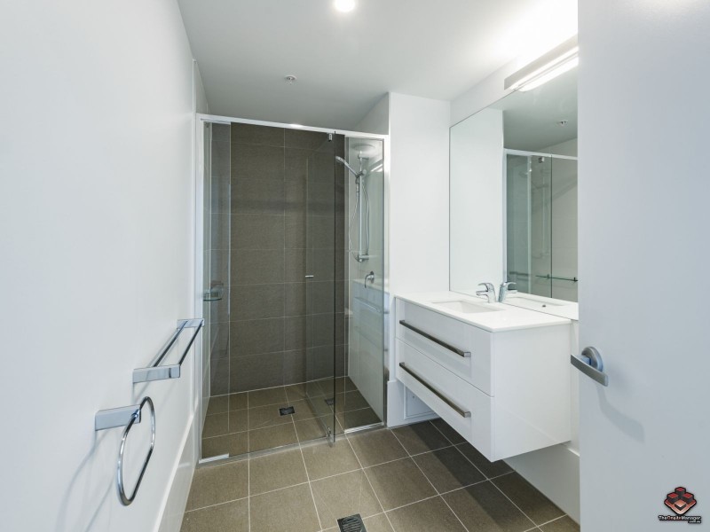 11210/300 Old Cleveland Road, Coorparoo QLD 4151