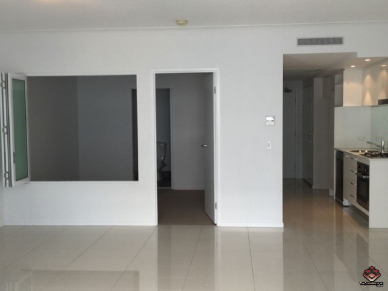 2 East Quay Drive, Biggera Waters QLD 4216