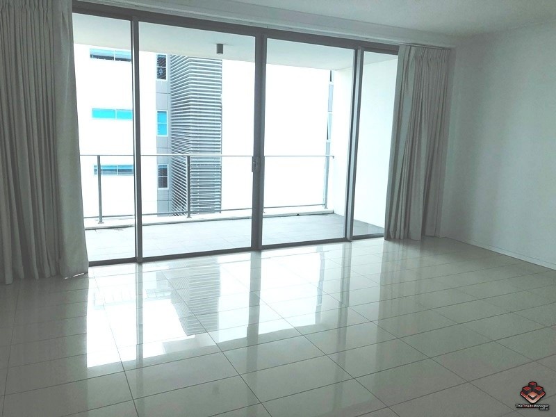 2 East Quay Drive, Biggera Waters QLD 4216