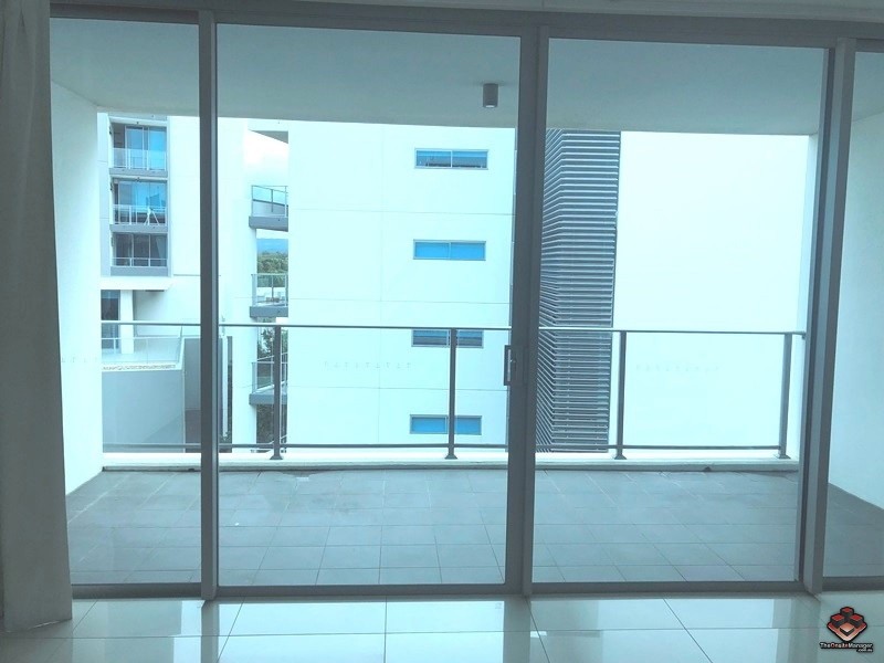 2 East Quay Drive, Biggera Waters QLD 4216