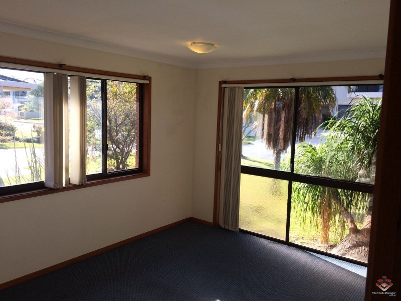 20 Donald Avenue, Paradise Point QLD 4216