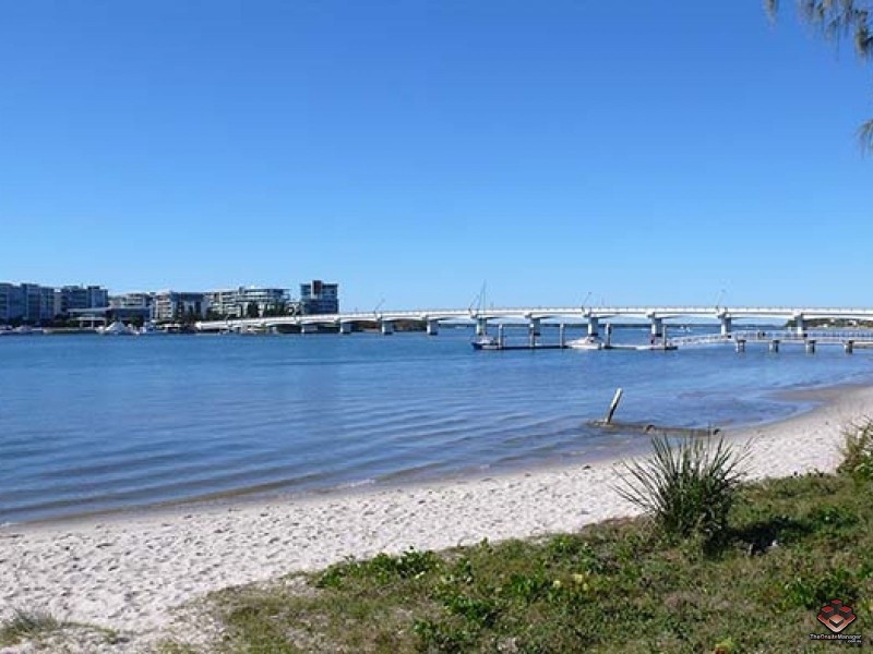 20 Donald Avenue, Paradise Point QLD 4216