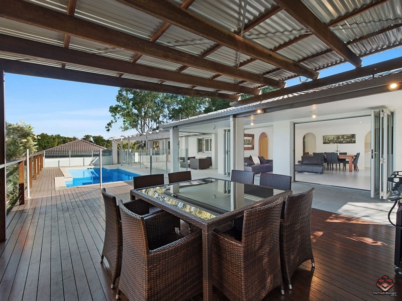 15 Ootana Street, Chapel Hill QLD 4069