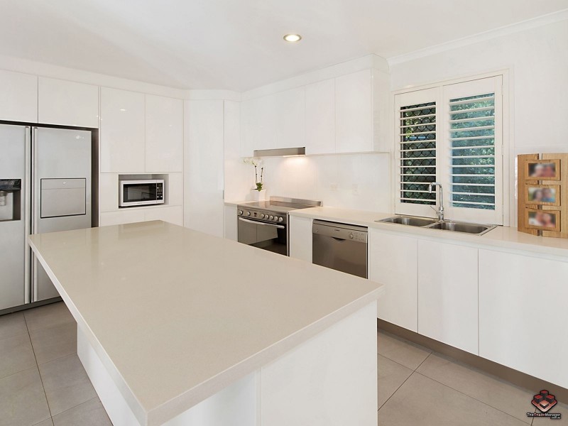 15 Ootana Street, Chapel Hill QLD 4069