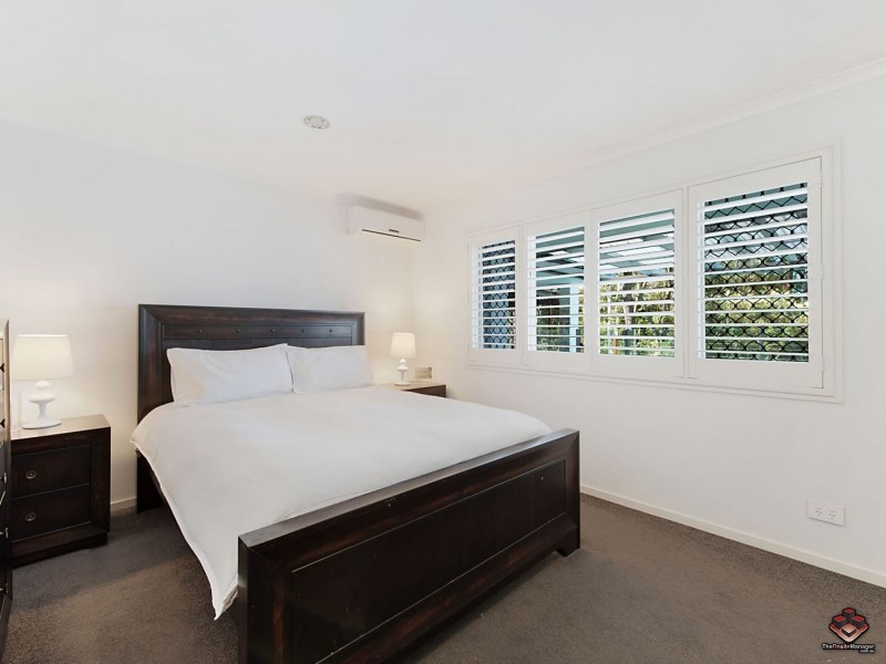 15 Ootana Street, Chapel Hill QLD 4069