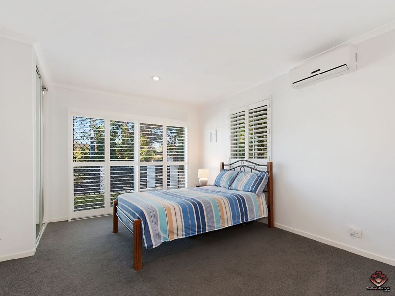 15 Ootana Street, Chapel Hill QLD 4069