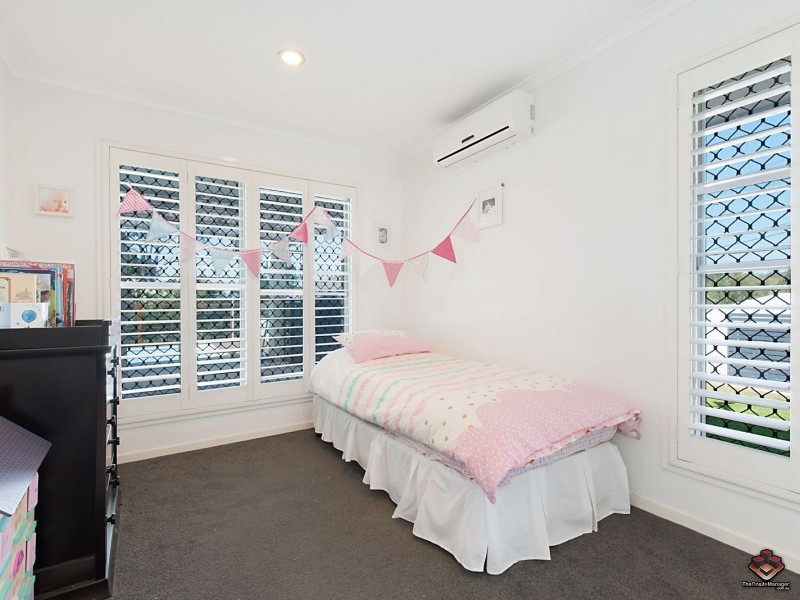 15 Ootana Street, Chapel Hill QLD 4069
